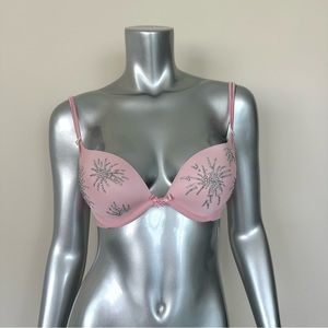 NEW!!! Victoria’s Secrets women bra size 32D Retail 95$